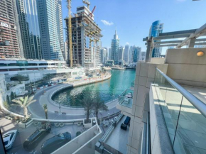 Blakely 2BR Lakeview Retreat - Open Balcony and Marina Views